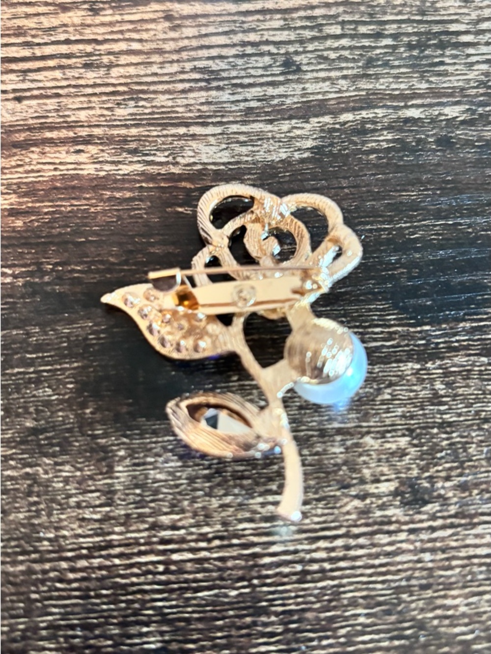Gold-Tone Rose Brooch with White Pearl and Sapphire Blue Crystal - Picture 3 of 3
